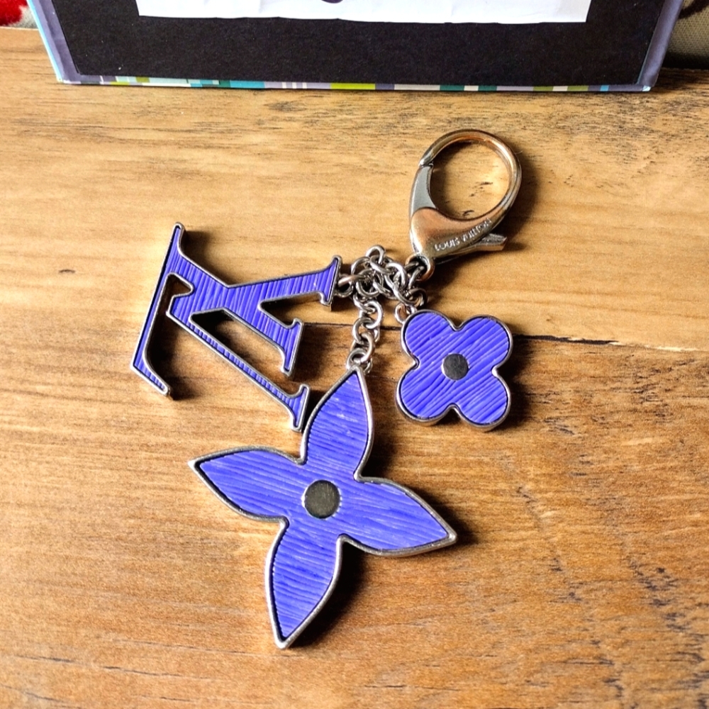 Louis Vuitton FLEUR D'EPI flower bag charm - Blue Silver Hardware